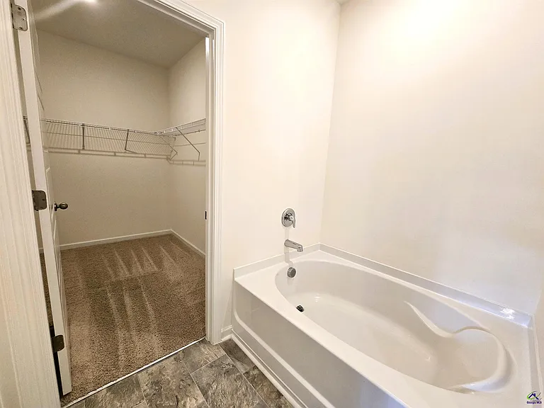 103 Ike Ct — Photo 24
