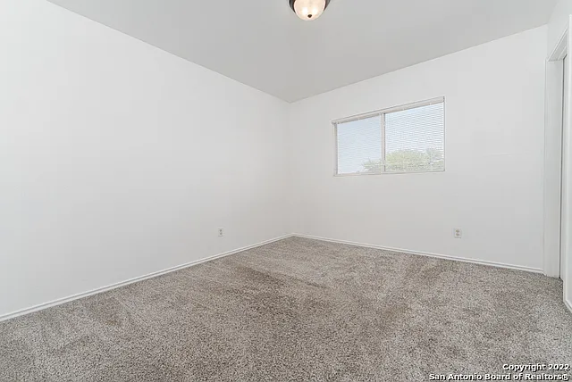 102 Mallow Grv — Photo 24