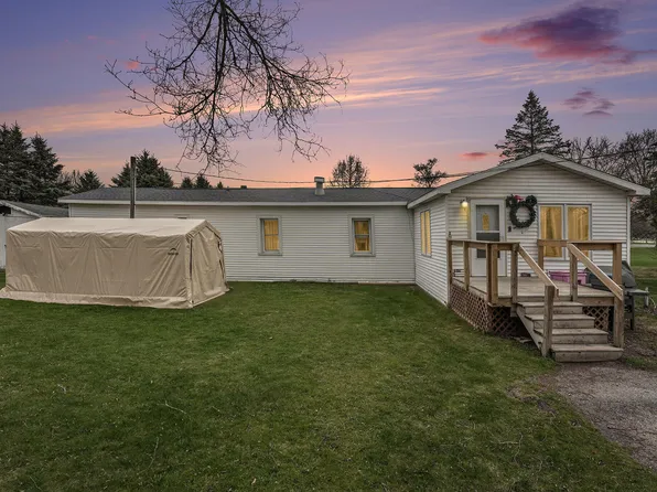 4764 S Greenville Rd, Greenville, MI 48838