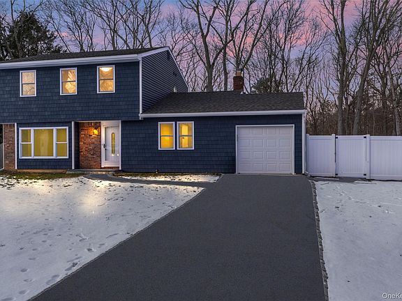 3rd image of 15 Bellaire Drive