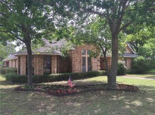 915 Fairway Dr, Duncanville, TX 75137