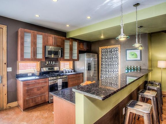 4th image of 1544 Zenobia St #102