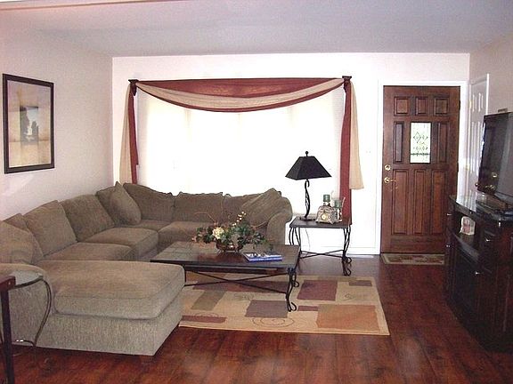 5th image of 162 Oakwood Dr