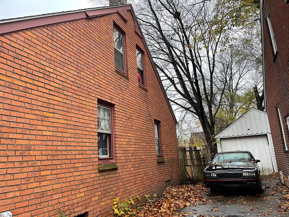2nd image of 7415 Mettetal St