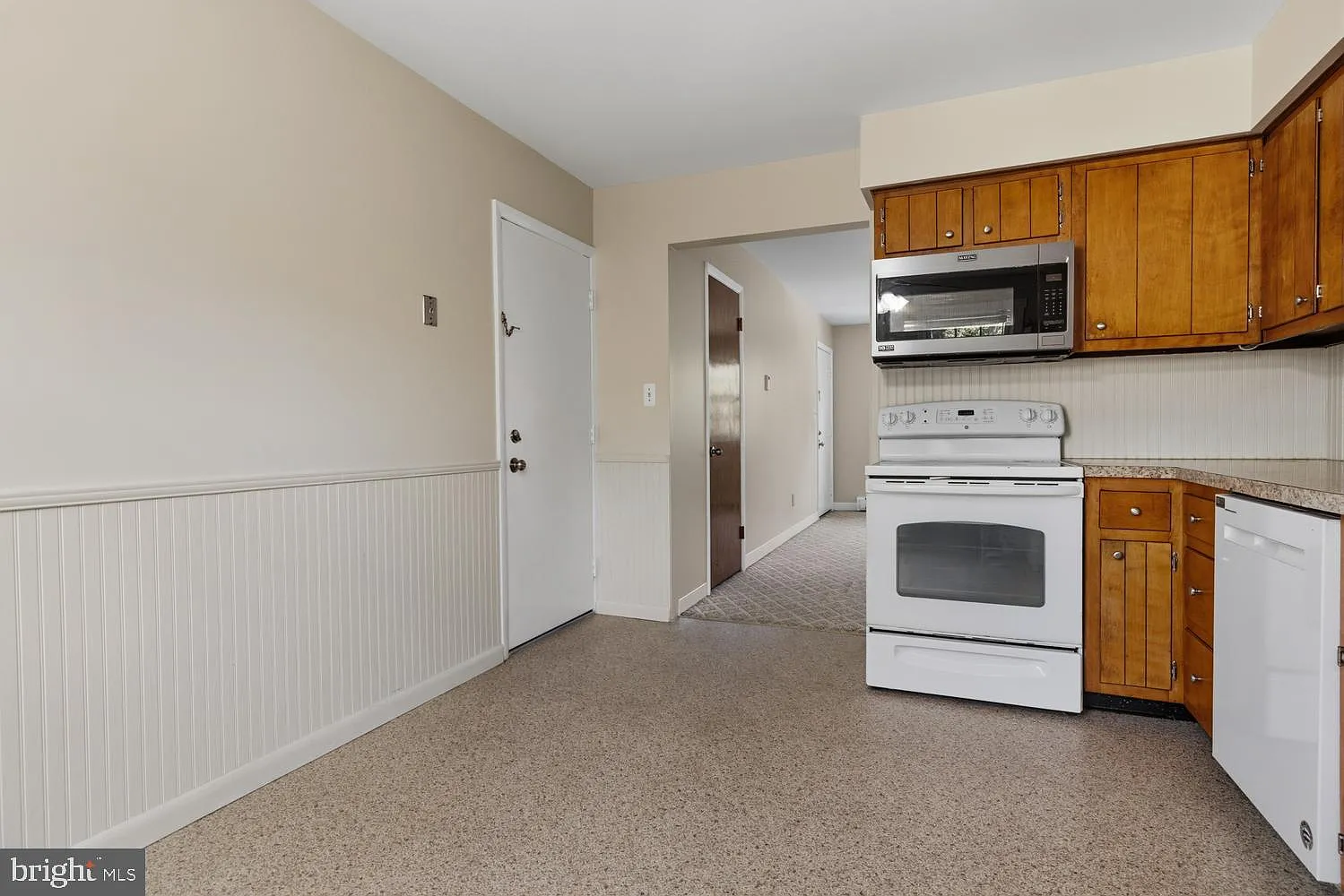 2 bed, 1.0 bath, 850 sqft, $1,595 — Photo 3