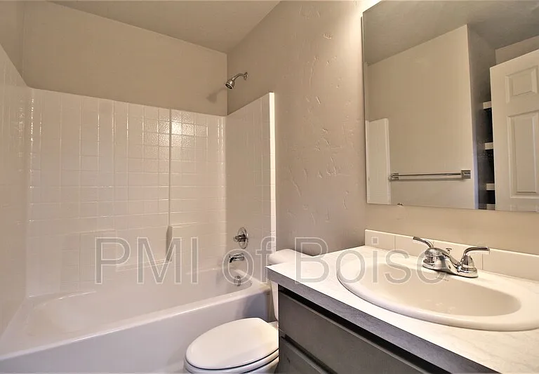 19571 Newhall Pl — Photo 10