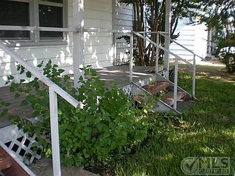 3rd image of 3220 Aurora St