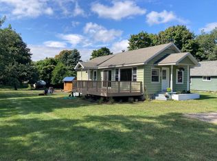 909 N Gaylord Ave, Ludington, MI 49431