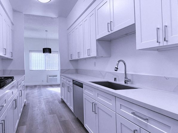 255 S Reeves Dr APT 101