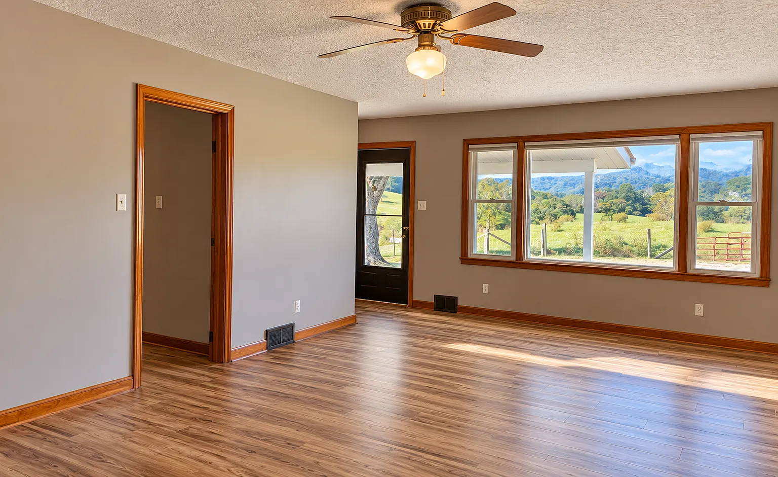 3 bed, 1400 sqft, $2,000 — Photo 1