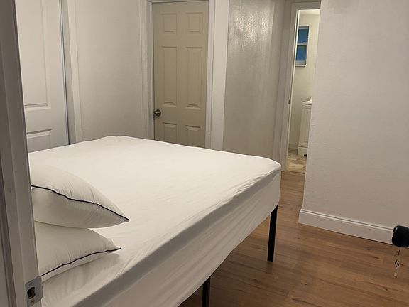 Room 3 with private bathroom