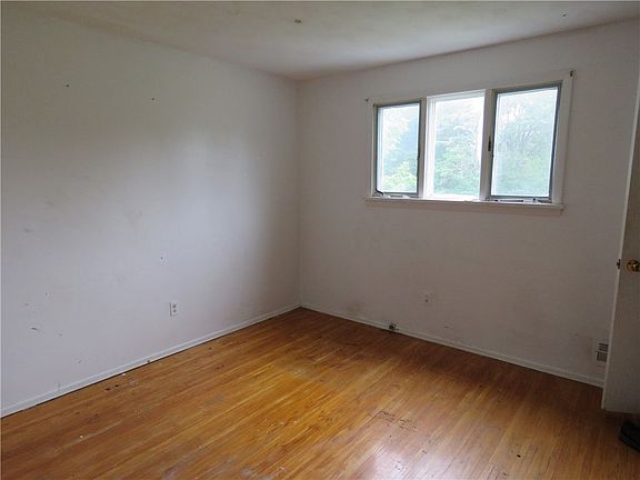 2nd image of 275 Hibiscus Dr