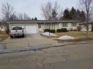 2110 7th Ave NW, Minot, ND 58703