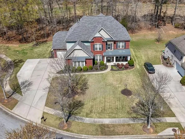 7090 Blue Sky Dr, Locust Grove, GA 30248