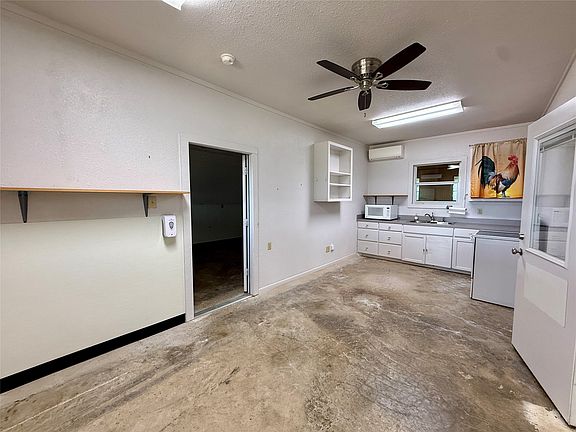 4th image of 20959 Highway 281 St