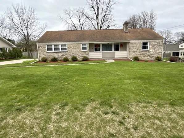 219 West Daphne STREET, Milwaukee, WI 53217