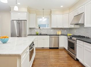 114 Davis Ave #1, Brookline, MA 02445