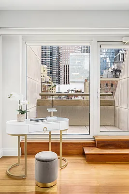 Sold by Corcoran | media 6