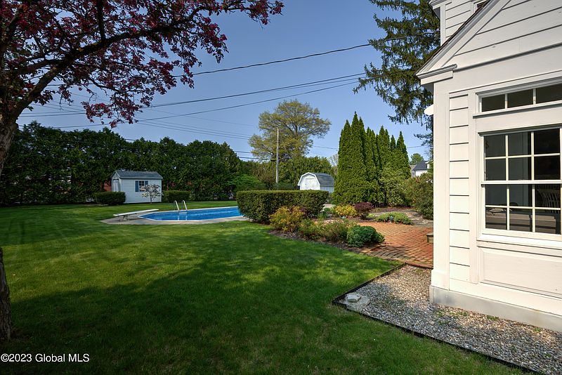 3rd image of 93 5th Avenue
