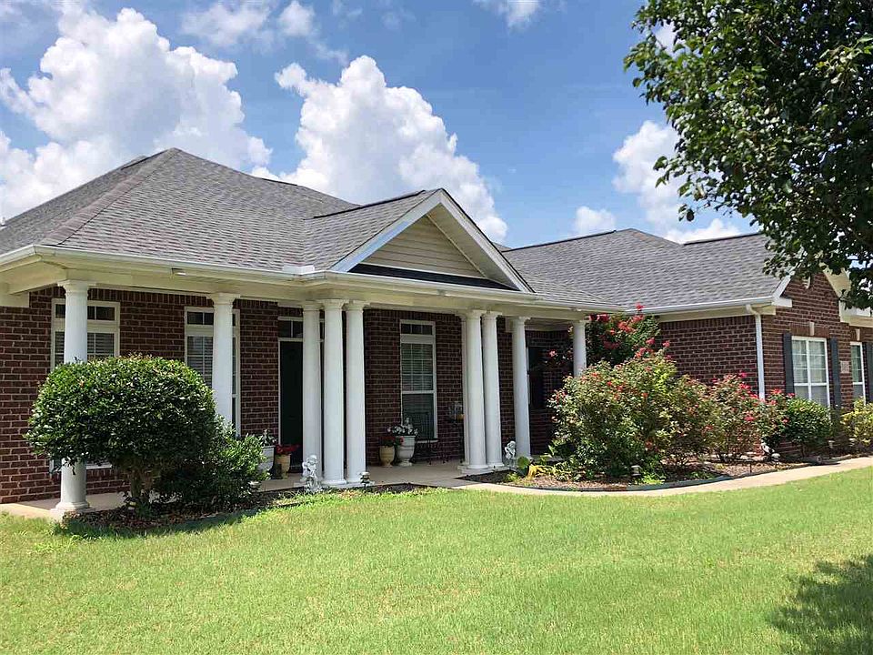 1st image of 302 Northlake Dr