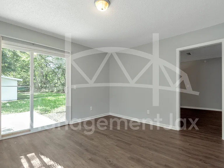 3362 Lowell Ave — Photo 4