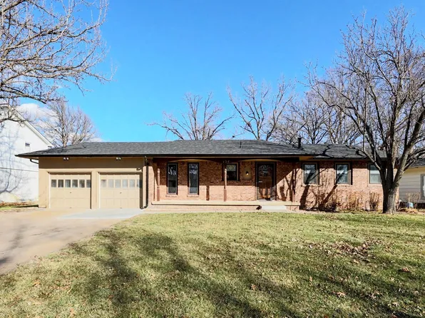 134 S Dexter Ave, Valley Center, KS 67147