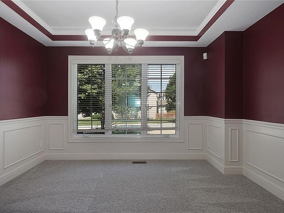 5th image of 9409 N Laurel Ave