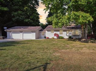 6930 E Forest Hill Dr, Ellsworth, MI 49729