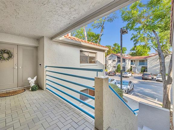 4th image of 1000 WINDERLEY PLACE #239