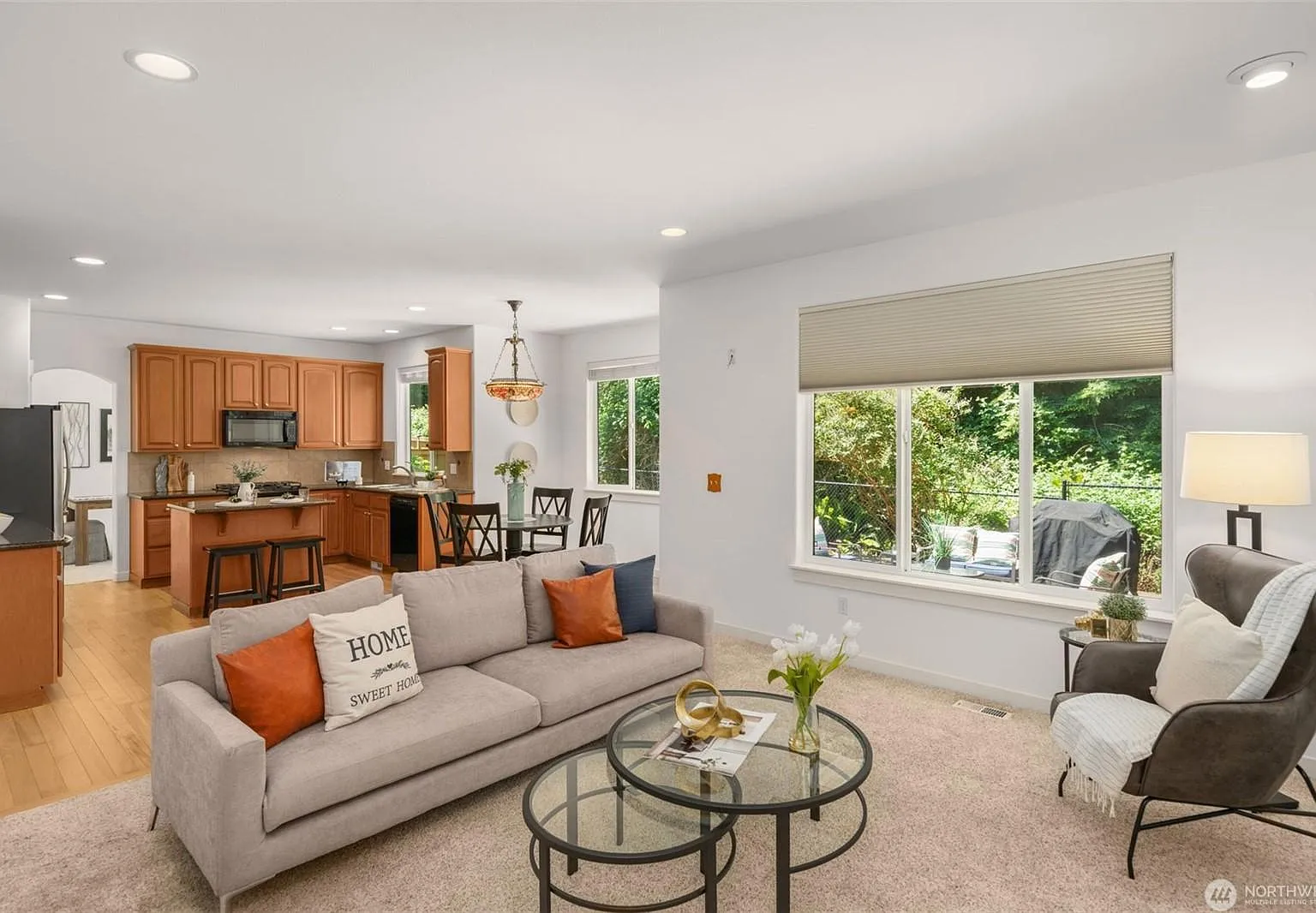 4 bed, 2470 sqft, $3,800 — Photo 3