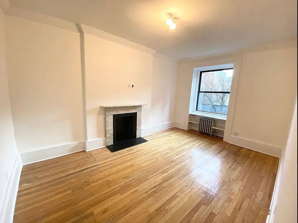 1st image of 125 E 30th St #5C
