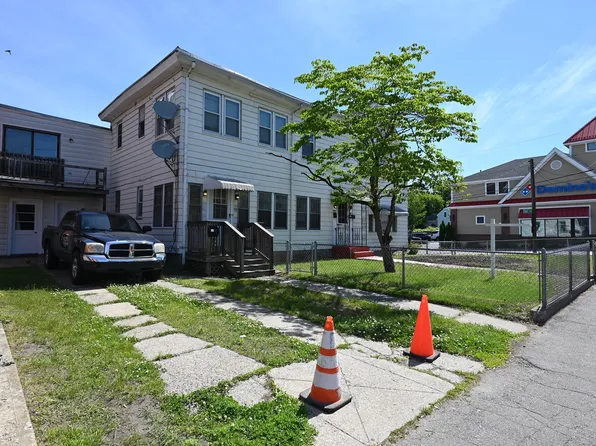 89 Mammoth Rd, Lowell, MA 01854