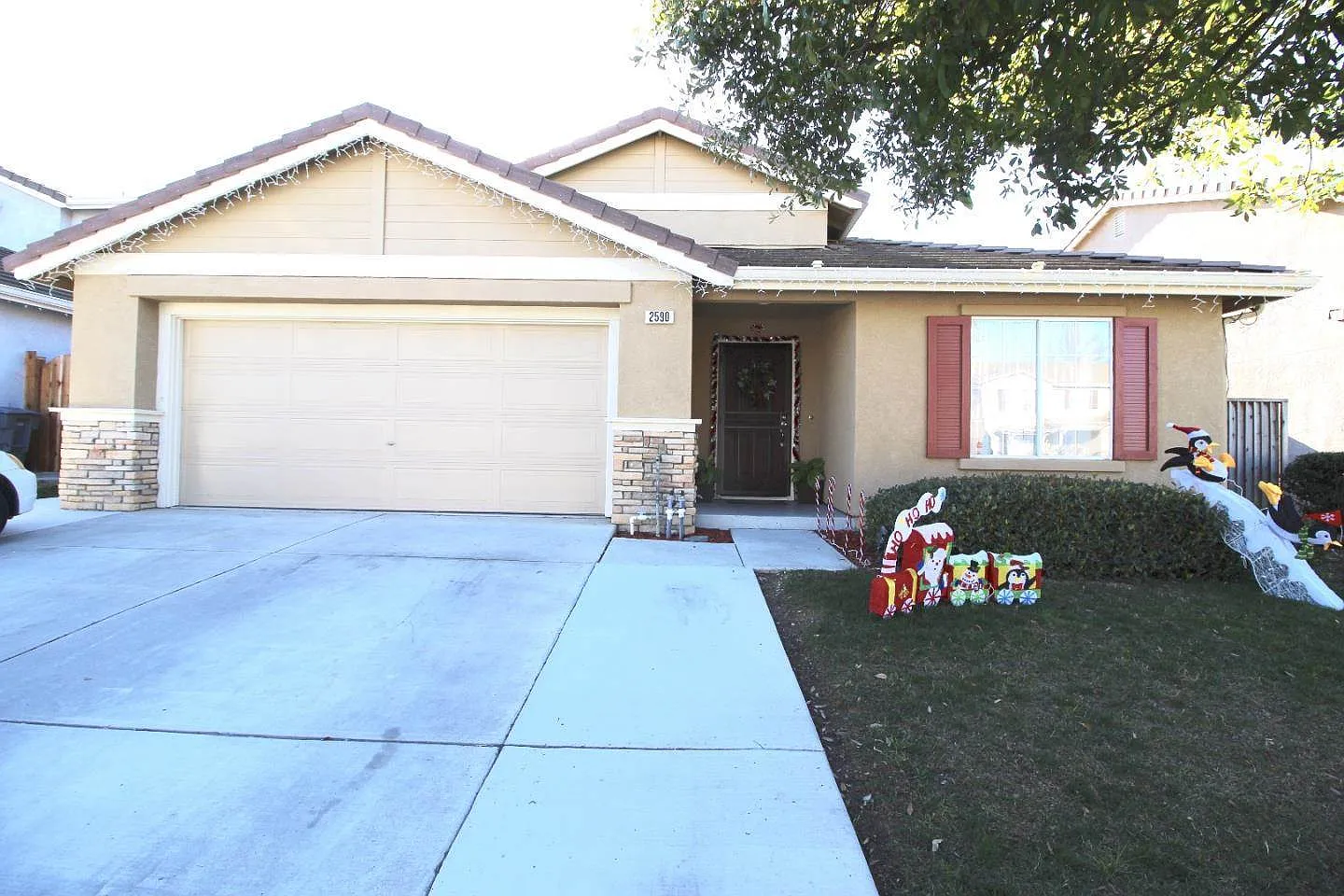 2590 Glenview Dr photo 1