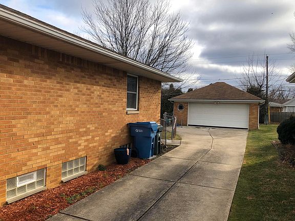 2nd image of 10251 Moore Dr