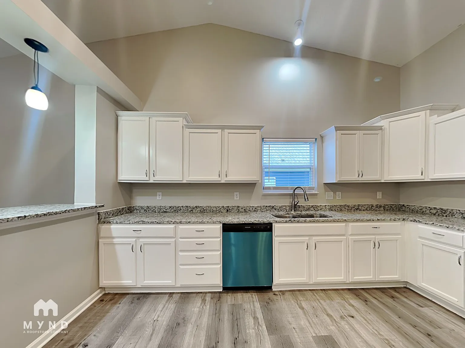 4 bed, 2.0 bath, 1618 sqft, $1,925 — Photo 3