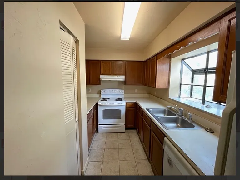 3025 NW 79th Ct — Photo 11