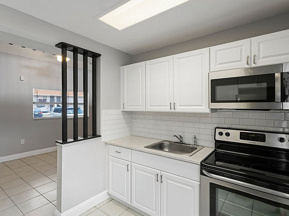 3rd image of 2154 Bradford St APT 207