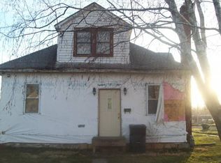 1803 Roosevelt St, Clinton, IA 52732