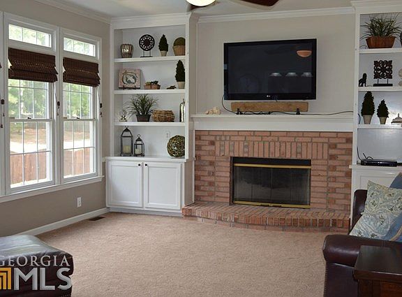 4th image of 1599 Beaver Creek Ln