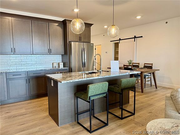 3rd image of 4925 Robins Cir #1A