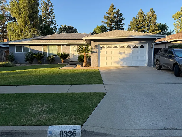 6336 N Garden Ave — Photo 2