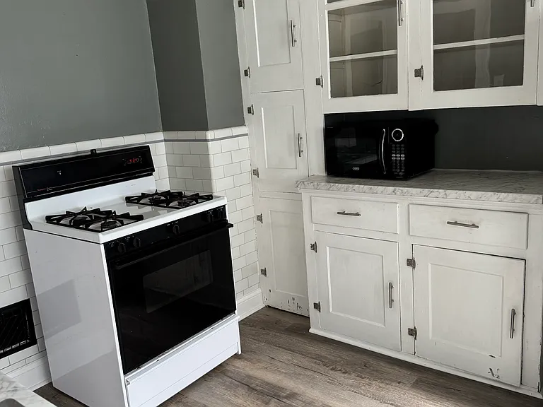 41 Eden St #2 — Photo 2