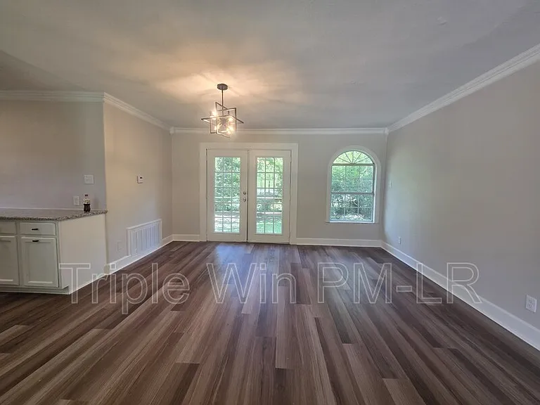 8700 Winston Dr — Photo 7
