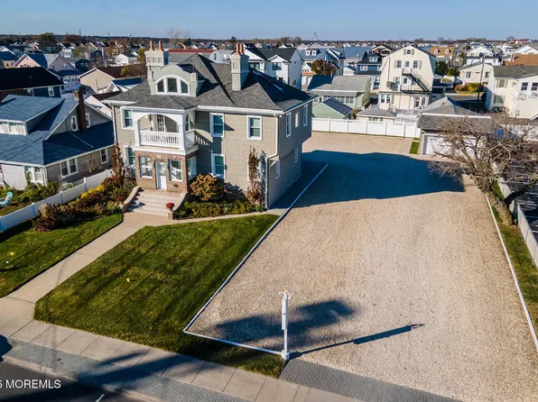 17 Arnold Avenue, Point Pleasant Beach, NJ 08742