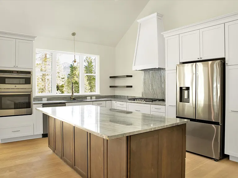 185 Conestoga Rd — Photo 1