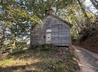 25 Sawmill Holler Rd, Hillsville, VA 24343