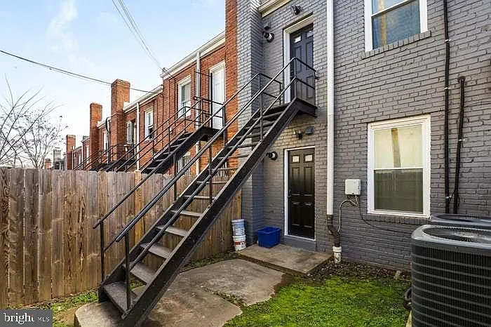 1720 H St NE #B — Photo 28