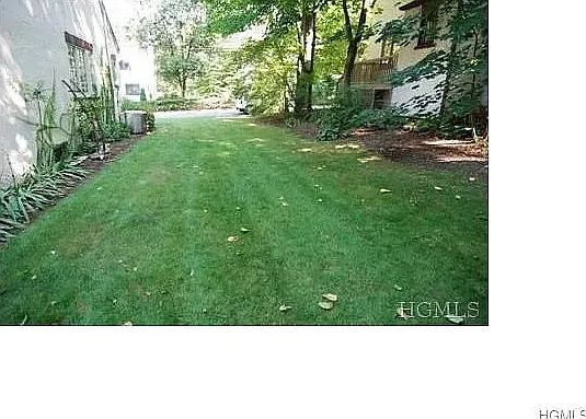 39 Robin Hill Rd — Photo 3