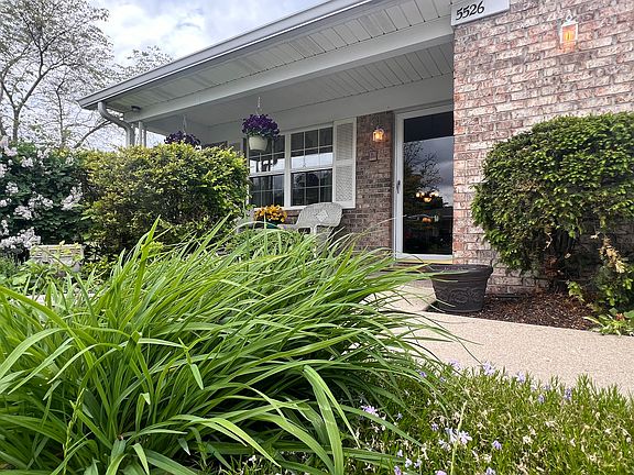 2nd image of 5526 Gateridge Ln