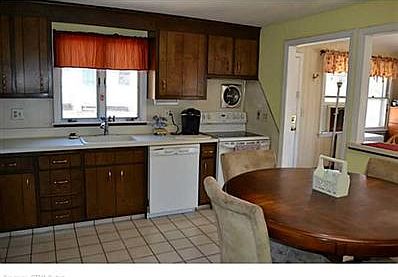 4th image of 219 Scott Dr